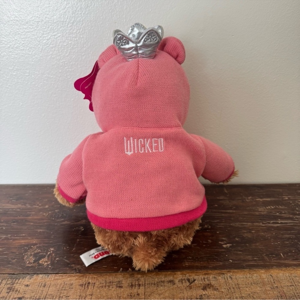 Wicked Gund Bear NWT
Bloomingdale's Wicked Little Pink Bear - Picture 5 of 16
